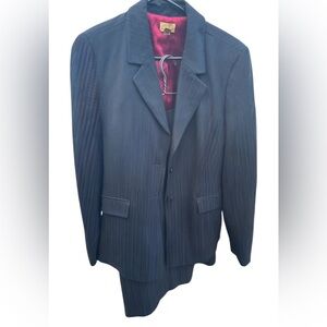Caslon Charcoal Woman’s Suit